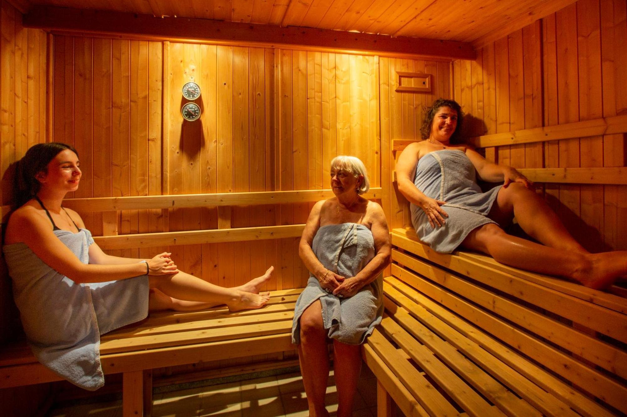 Logis Hotel - Restaurant - Spa - Le Relais De Farrou 빌프랑슈 뒤 루에르그 외부 사진