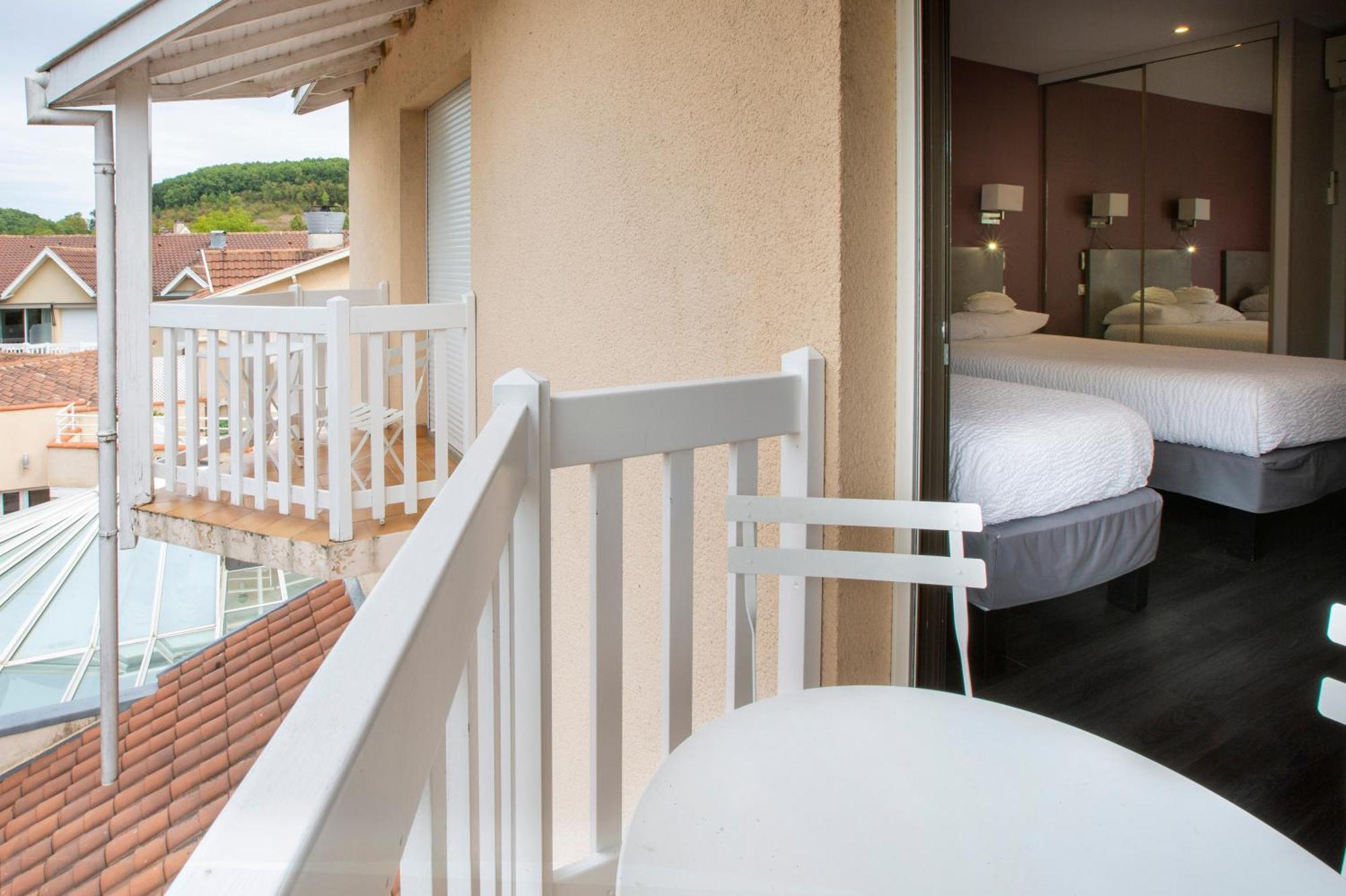 Logis Hotel - Restaurant - Spa - Le Relais De Farrou 빌프랑슈 뒤 루에르그 외부 사진